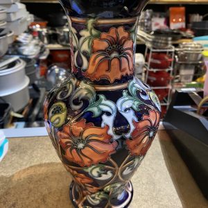 Tapestry in colour Vase